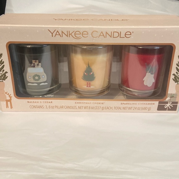 NEW 3 PACK YANKEE CANDLES HOLIDAY SCENTS - Picture 1 of 4